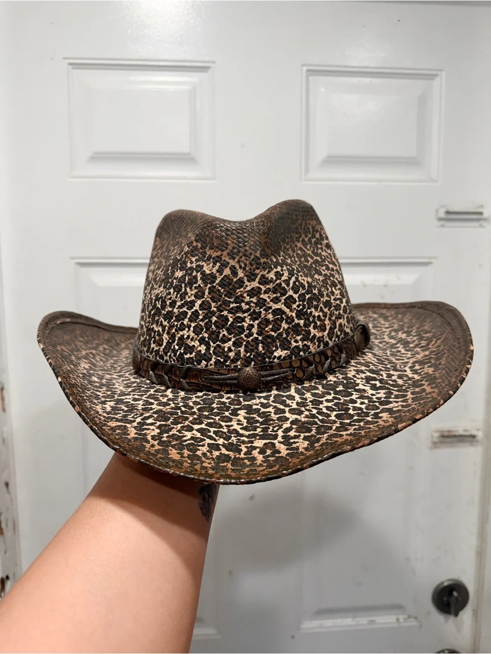 Leopard Print Western Cowboy Hat in Brown. West outfit. Summertime